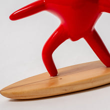 Cargar imagen en el visor de la galería, Escultura corazón surf rojo
